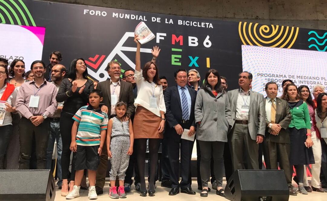 Laura Ballesteros, subsecretaria de Planeación de la Secretaría de Movilidad en el Foro Mundial de la Bicicleta. (Foto: Twitter @LBallesterosM)