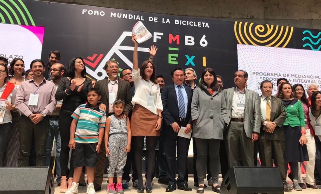 Laura Ballesteros, subsecretaria de Planeación de la Secretaría de Movilidad en el Foro Mundial de la Bicicleta. (Foto: Twitter @LBallesterosM)
