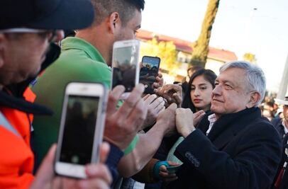 Promete AMLO justicia para familiares de LeBarón y Langford