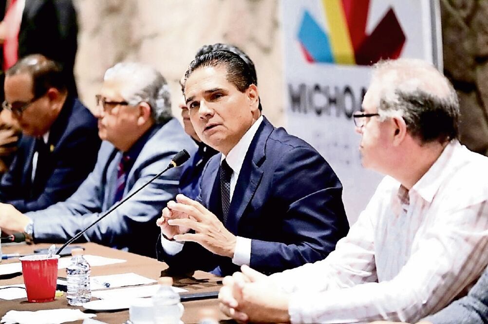 El gobernador Silvano Aureoles se reunió ayer con integrantes del gabinete legal y ampliado para realizar un balance de la administración (ARCHIVO. EL UNIVERSAL)