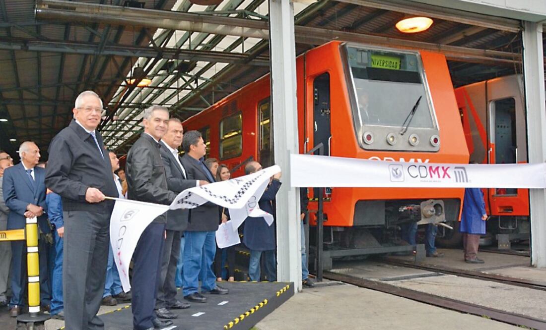 El jefe de gobierno dio el banderazo de salida a cinco trenes en los Talleres Ticomán. “El presupuesto tiene cierto olor a tinte político”, afirmó (GOBIERNO DE LA CDMX)