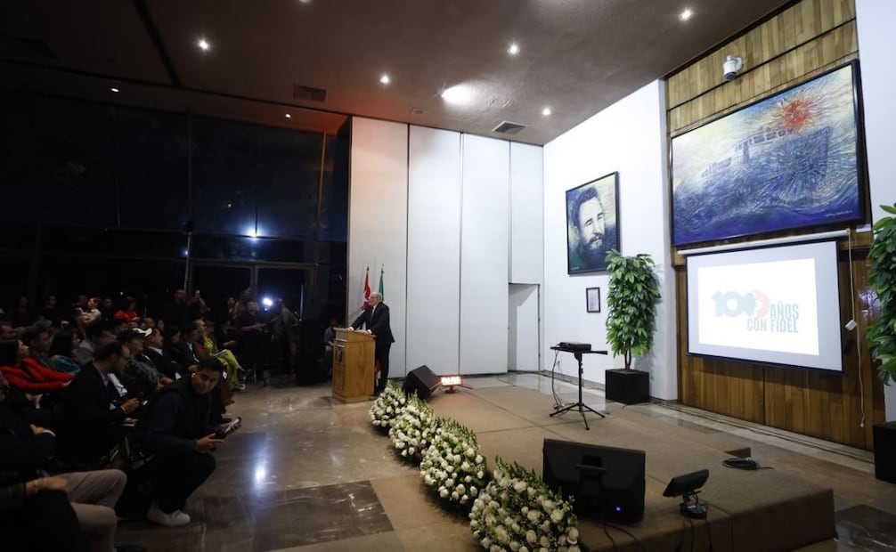 Homenaje a Fidel Castro en la Embajada de Cuba en México. Foto: Diego Simón Sánchez / EL UNIVERSAL