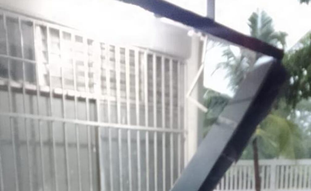 Estructura caída en IMSS Bienestar (06/08/2025). Foto: Especial