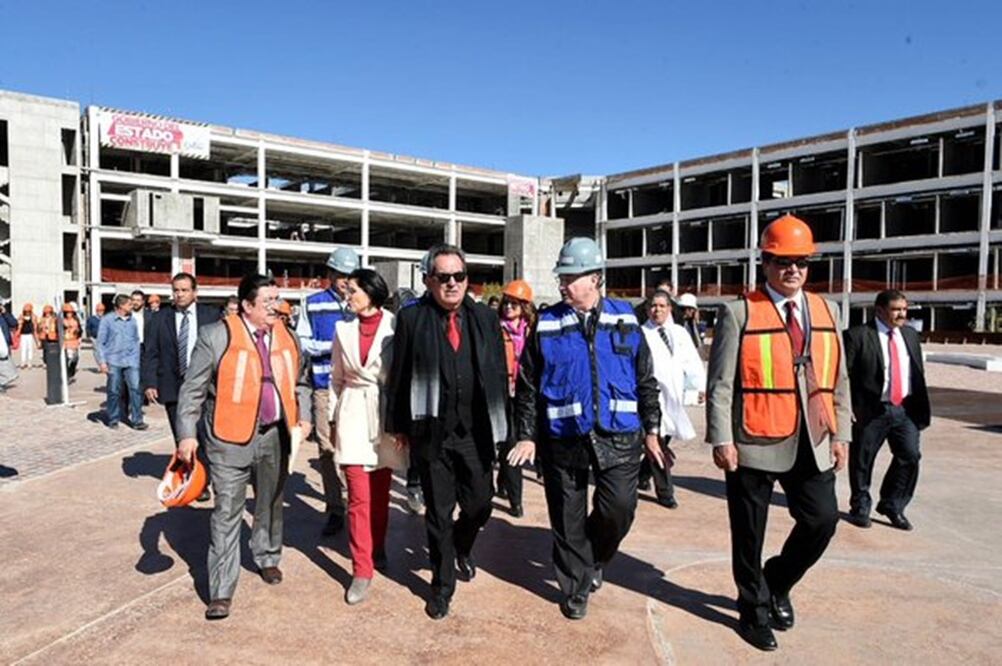 El nuevo Hospital Miguel Hidalgo contará con 73 especialidades y subespecialidades, 390 médicos y 820 enfermeras (Foto: @CarlosLozanoAgs)