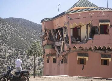 Réplica de magnitud 3.9 remece Marruecos mientras los rescatistas buscan sobrevivientes