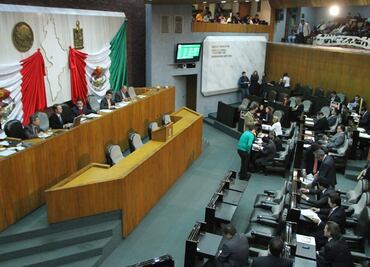Congreso local advierten que Javier Navarro incurriría en usurpación de funciones si continua como gobernador interino en NL