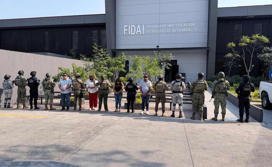 “Operativo Enjambre” en Morelos: detienen a síndica y tesorero municipal de Amacuzac; están acusados extorsión agravada (03/03/2026). Foto: Especial