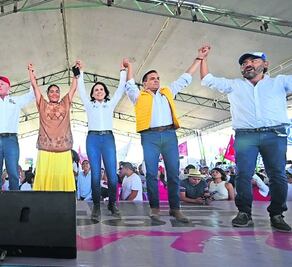 Del Moral promete defender a los maestros