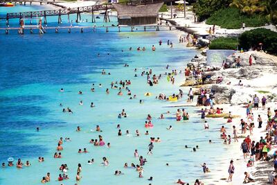 Semar implementa operativo para turistas en playas mexicanas