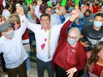 Cancela Jara asistencia a debate por gubernatura de Oaxaca tras deceso de su padre; candidatos proponen posponer