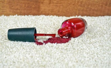 Manchas de esmalte en tus muebles; así puedes eliminarlas con 3 métodos caseros