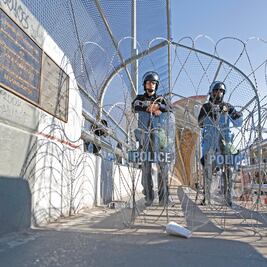 Cierran puente en Juárez ante protesta migrante