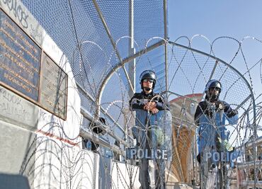Cierran puente en Juárez ante protesta migrante