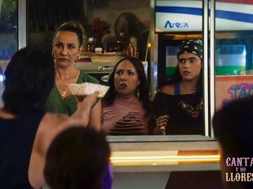 Consuelo Duval rinde tributo al matriarcado