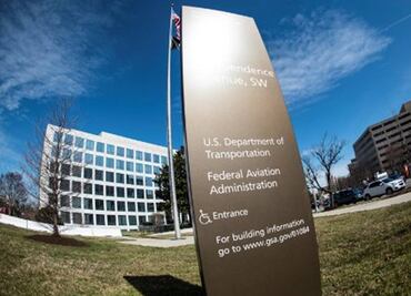 Por “nueva evidencia”, aviones Boeing se quedarán en tierra: regulador de EU