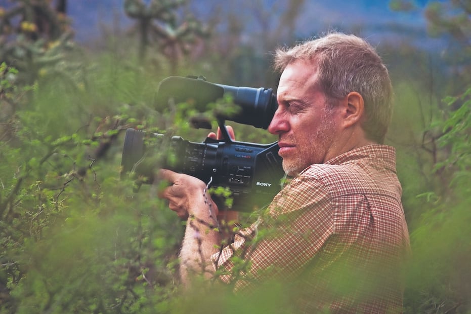 El cineasta Daniel Gruener ha acompañado al histrión, en busca de tratamiento, a lo largo de siete países. Foto: Daniel Gruener