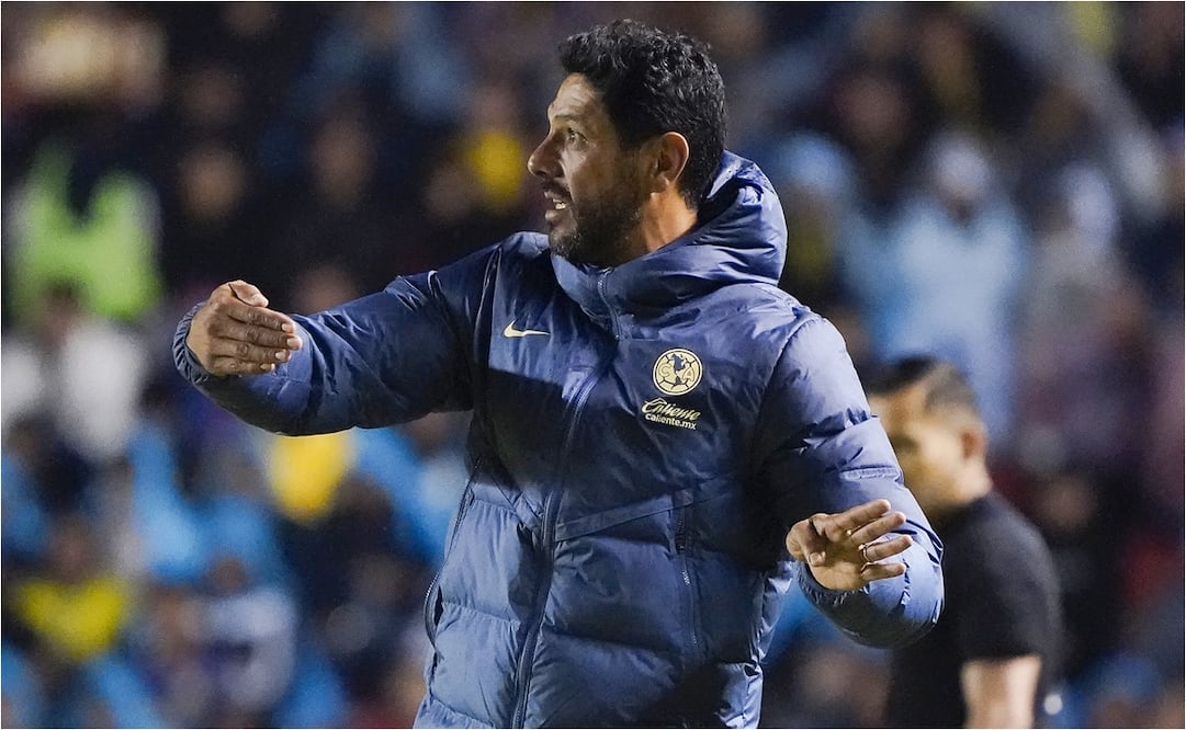 Diego Cervantes dirigiendo al América en el Clausura 2025. FOTO: IMAGO7
