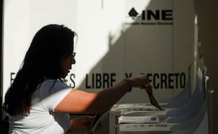Juristas y exmagistrados alertan riesgo de censura rumbo a elecciones de 2027; Alcocer, Cossío y Valadés, entre los firmantes