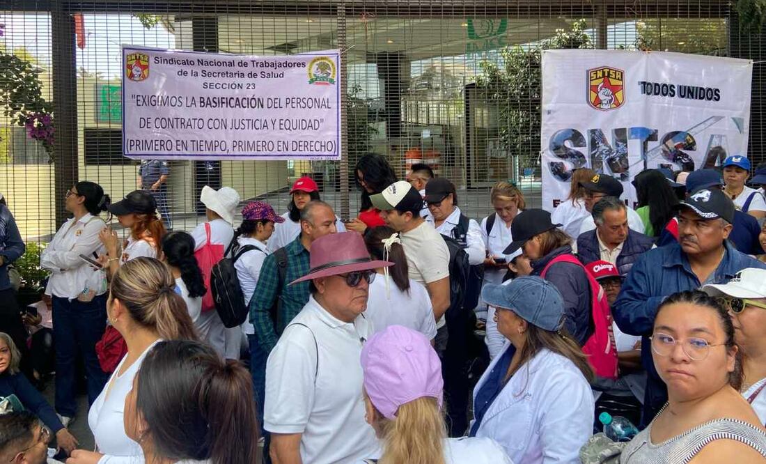 Trabajadores del Sector Salud exigen el pago de sueldos atrasados y mejoras salariales. Foto: Especial.