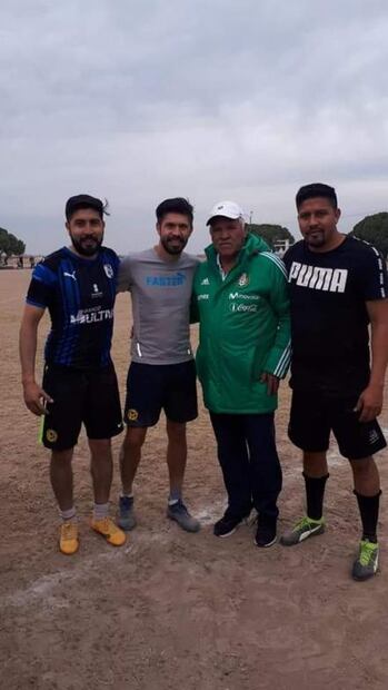 Oribe Peralta recibe el año con partido llanero