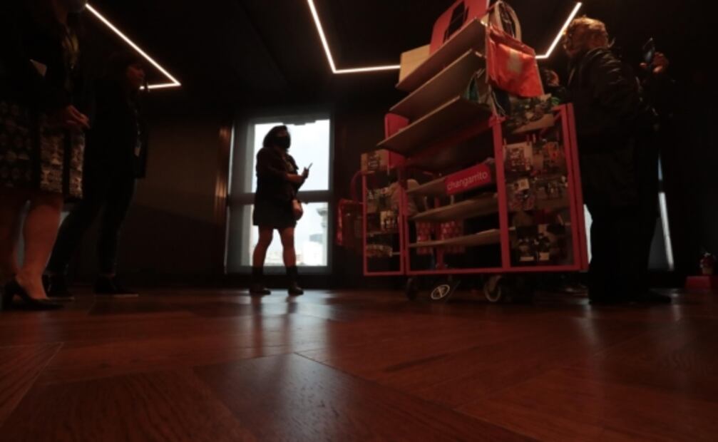 Economía y reflexión cultural en la exposición “Mercados desde el arte contemporáneo”