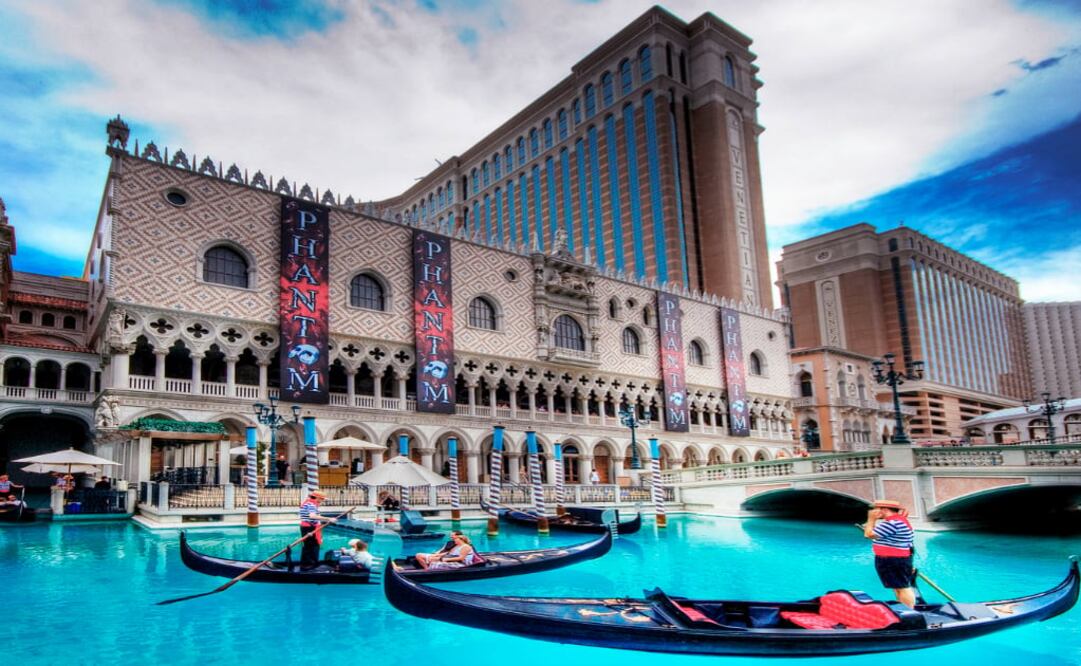 ¿Te imaginas recorrer un centro comercial en góndola? Esto es lo que podrás vivir en el Grand Canal Shoppes de Las Vegas, ubicado en The Venetian Hotel & Casino. (Foto: Wolfgang Staudt/http://bit.ly/PWxcb7)
