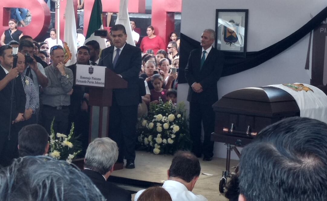 Seguidores, gobierno, políticos, familiares y amigos le dieron el último adiós a Fernando Purón. Foto: Especial