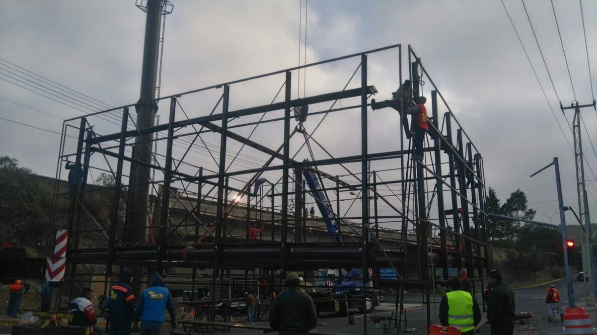 Vecinos de Atizapán protestan por colocación de espectacular