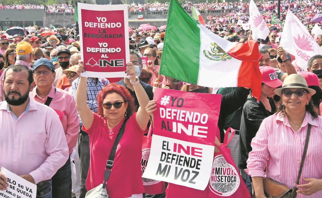 Entre 22 mil y 25 mil personas marcharon en Monterrey, Nuevo León, informó Protección Civil.