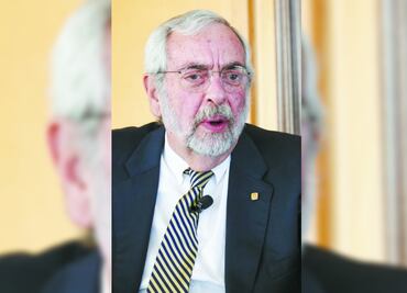 Humo blanco en la UNAM