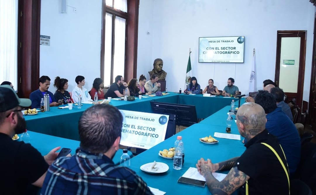 Actores solicitan respaldo del Congreso de la CDMX para garantizar su acceso al IMSS; diputada se compromete a impulsar iniciativas.
Foto: Especial.
