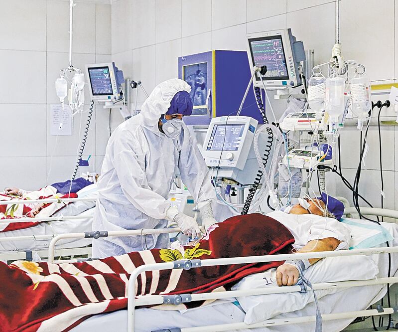 Para el doctor White, sin un documento como Allocation of Scarce Critical Care Resources During a Public Health Emergency, es probable la variabilidad en la asignación de recursos, por ejemplo, en cuanto a quién recibe un ventilador. ARCHIVO EL UNIVERSAL