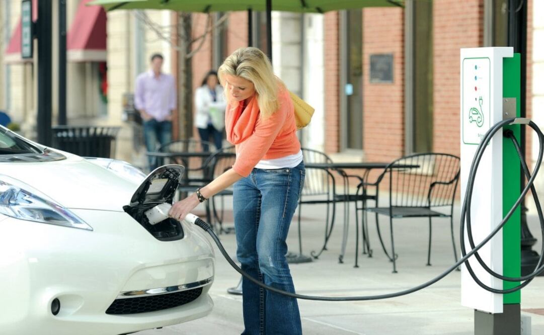 Con una carga completa, estos automóviles tienen un rendimiento promedio de 160km, lo que equivale a recorrer todo el Anillo Periférico tres veces en el mismo día