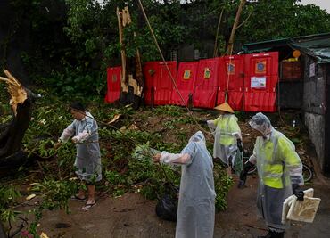 El tifón Saola toca tierra en el sur de China; casi 900 mil personas fueron evacuadas