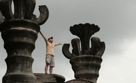 Duerme en un tipi surrealista