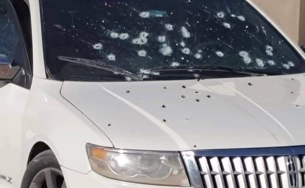 En el lugar se localizó un automóvil con impactos de bala y las víctimas en el interior 
 (07/03/2025). Foto: Especial