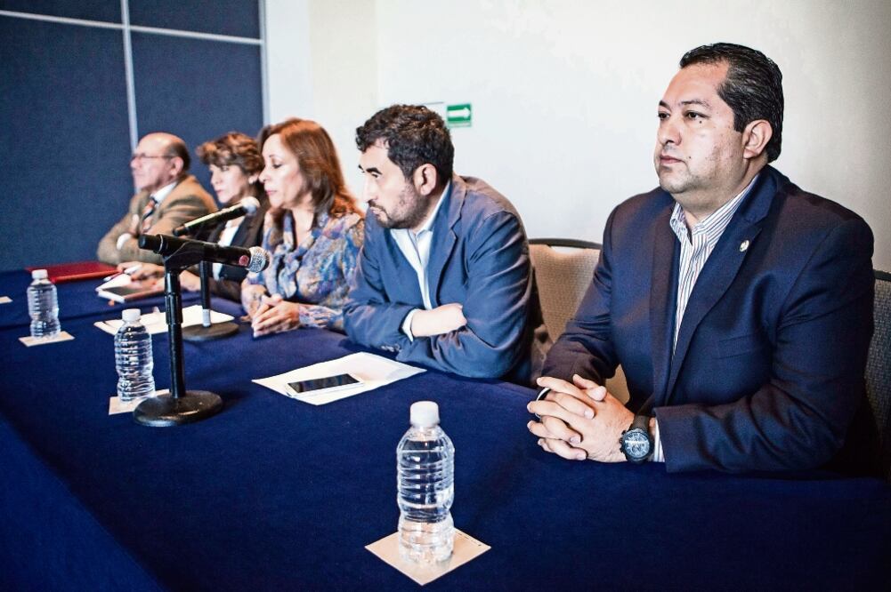Integrantes de Morena ofrecieron en conferencia de prensa sus puntos de vista sobre el avance del proyecto alterno del Aeropuerto Internacional de la Ciudad de México (CRISTOPHER ROGEL BLANQUET. EL UNVIERSAL)