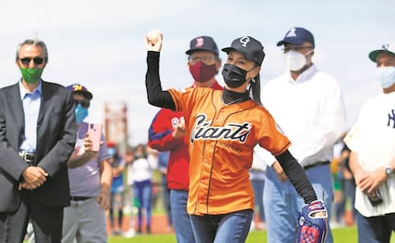 La jefa de Gobierno muestra el brazo