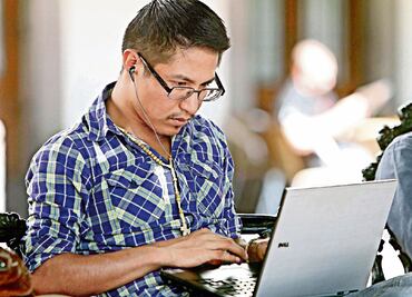 Exhortan a SEP ampliar cobertura en prepa en línea