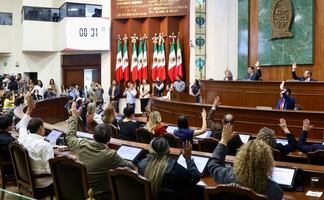 Congreso de Sinaloa aprueba licencia a Rubén Rocha; falta designar Gobernador interino
