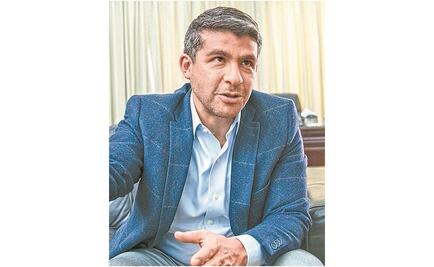 Diputados se quedan encerrados