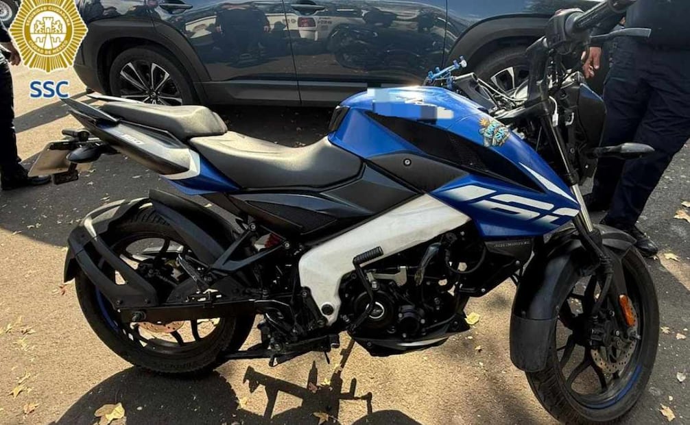 Policías vigilaban en la zona de Viaducto Tlalpan y Periférico Sur, en la colonia Arenal Tepepan, cuando vieron a tres hombres que manejaban en moto sin portar cascos.
Foto: Especial.