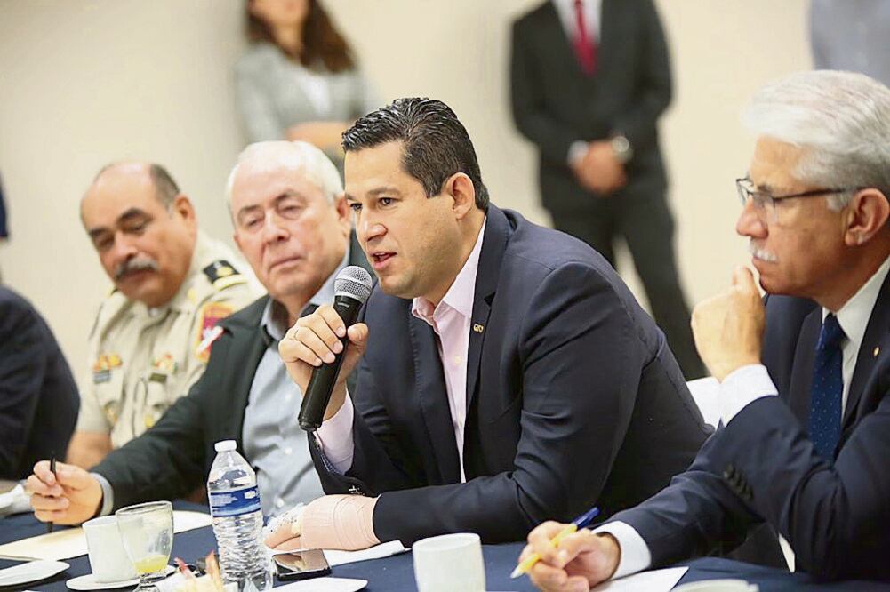 Exhorto. El gobernador Diego Sinhue Rodríguez pide al gobierno federal que reconsidere su decisión de dejar de aportar recursos a programas sociales.