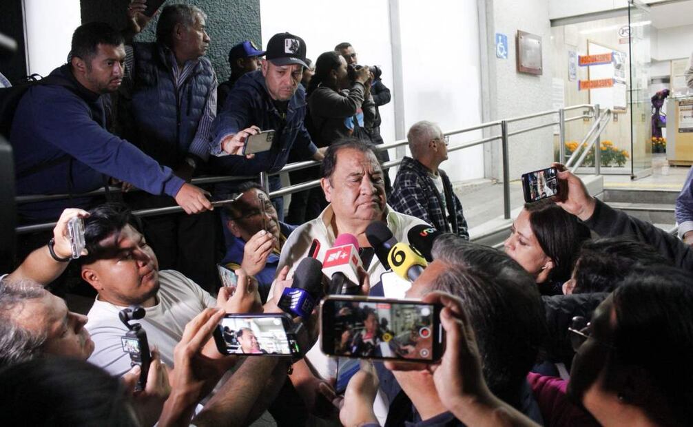 Después de mas de 3 horas de dialogo entre el Gobierno de la Ciudad de México y transportistas, se acordó un aumento de $1.50 en transporte público consecionado. Foto: Fernanda Zamora / EL UNIVERSAL