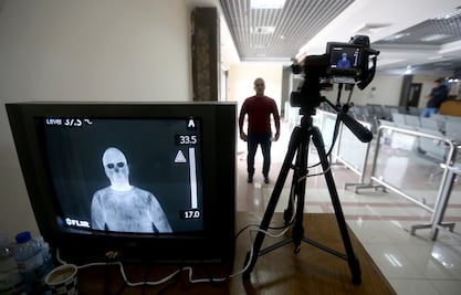 Mexicano en Francia concluye cuarentena por coronavirus