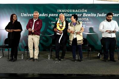 AMLO garantiza empleo a egresados de medicina en Universidad del Bienestar, en Michoacán