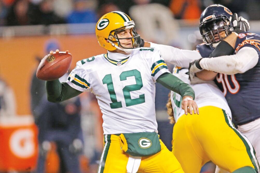 Aaron Rodgers, en los dos partidos frente a Chicago (ambos victorias) la temporada pasada, lanzó para 10 touchdowns, sin intercepciones y 617 yardas (CHARLES REX ARBOGAST. AP)