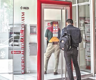 Por desempleo dejan de pagar colegiaturas y servicios