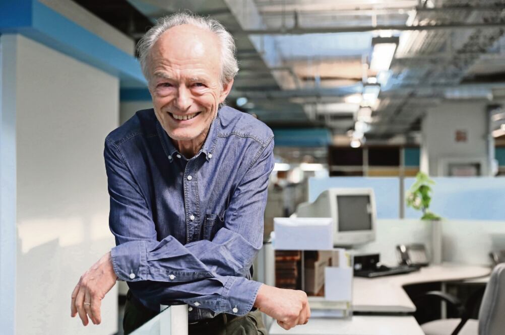 En El libro de mi padre o una suite europea (Secretaría de Cultura, CIDE, Tusquets), Meyer narra la historia de su padre, quien padeció las guerras mundiales, la persecución, el exilio y la cárcel (LUCÍA GODÍNEZ. EL UNIVERSAL)