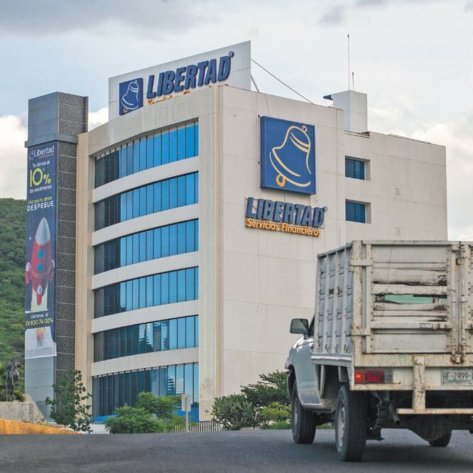 Las autoridades afirman que desde la empresa Libertad Servicios Financieros, S. A. de C. V. se fraguaron los delitos. DEMIÁN CHÁVEZ. ELUNIVERSAL